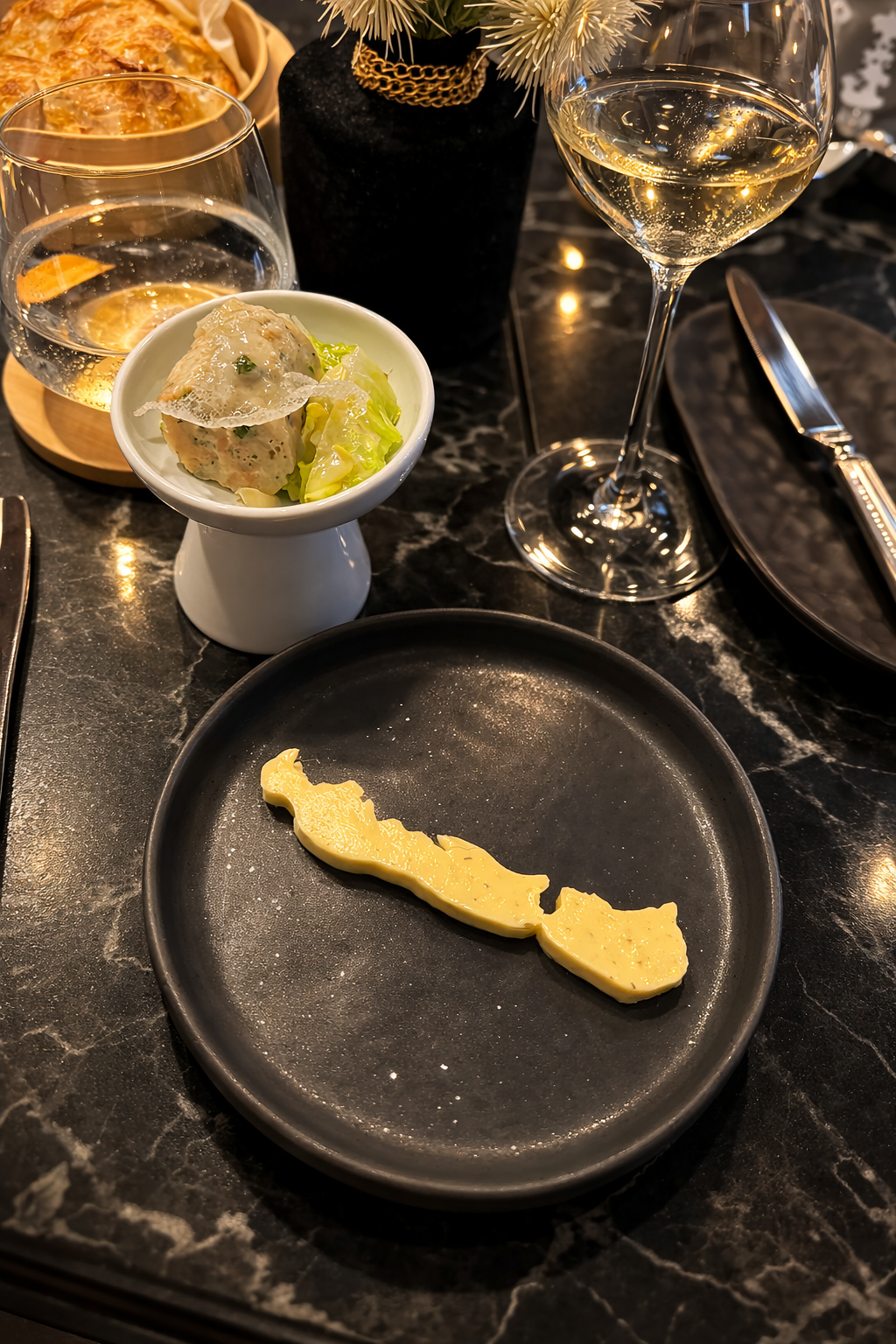 Balaton-tó formával készült vajlenyomat a Lua Resort Balatonfüred számára